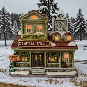 Vintage 1987 Lefton Colonial Village "Trader Tom's General Store" 7”x6.5”x5”